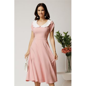 Rochie midi roz din stofa in clos cu guler alb si perle margelute la maneci