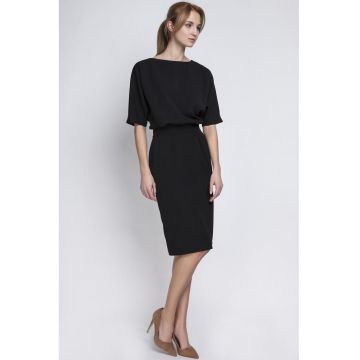 Rochie cu model uni si decolte barcuta -
