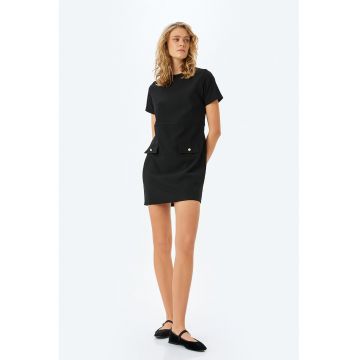 Rochie dreapta cu buzunare aplicate