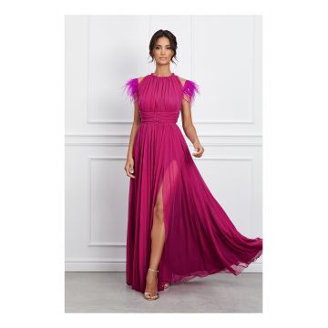 Rochie DY Fashion lunga magenta din tull cu pene la umeri