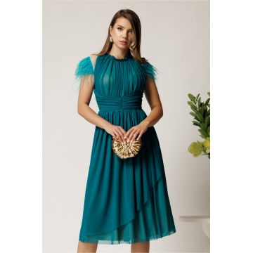 Rochie DY Fashion midi din tull turcoaz in clos cu pene la umeri