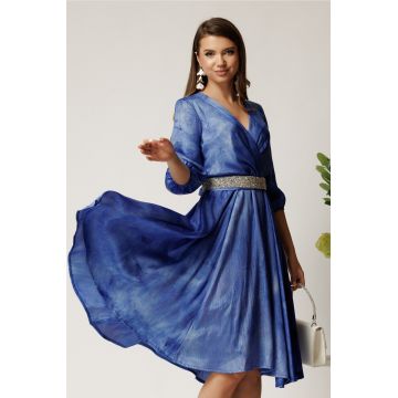 Rochie Julia midi albastra din satin in clos cu aspect sidefat si cordon cu strasuri