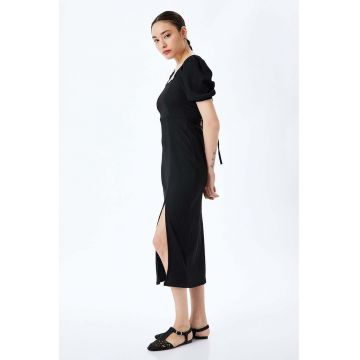 Rochie midi cu decolteu patrat