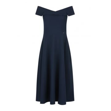 Rochie midi pe bie si decolteu pe umeri