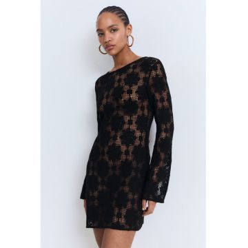 Rochie scurta din dantela cu model crosetat