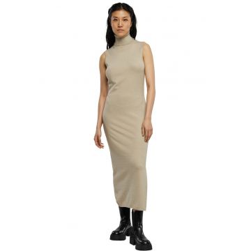 Rochie tricotata cu guler inalt