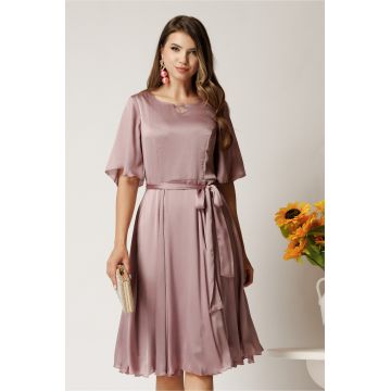 Rochie Celine midi roz pudra din voal satinat in clos cu cordon in talie