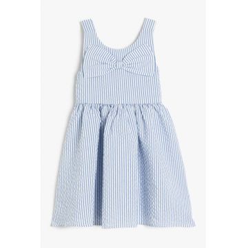 Rochie cu aplicatie funda si dungi
