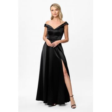 Rochie cu decolteu pe umeri si slit lateral adanc