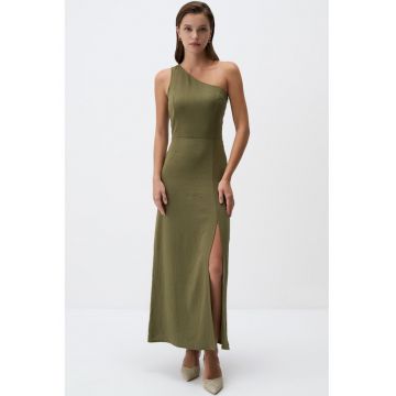 Rochie cu decolteu pe un umar si slit lateral