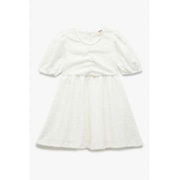 Rochie evazata cu broderie