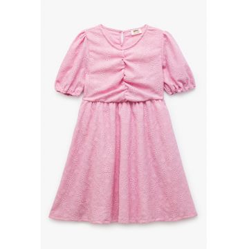 Rochie evazata cu broderie