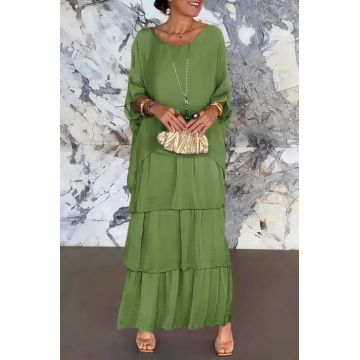 Rochie lunga suprapusa din matase si vascoza, cu trei volane mari si maneca cazuta, verde oliv