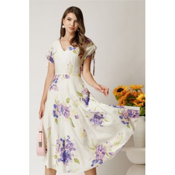 Rochie midi alba din viscoza cu flori mov in clos cu maneci scurte