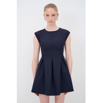 Rochie mini evazata cu maneci scurte