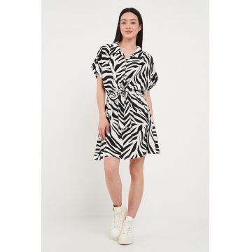 Rochie mini evazata cu nasturi si zebra
