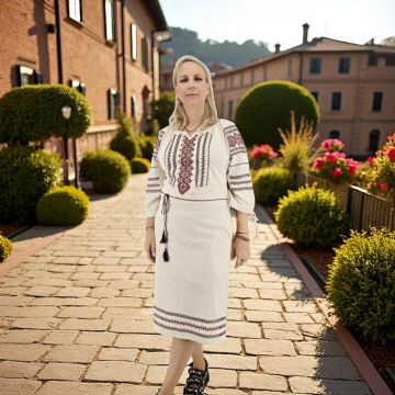 Rochie Traditionala cu broderie Iris 8