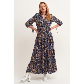 Rochie maxi cu garnituri cu volane si model