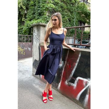 Rochie midi evazata cu bretele inguste