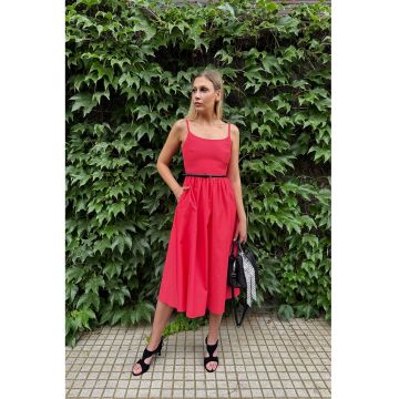 Rochie midi evazata cu curea subtire in talie