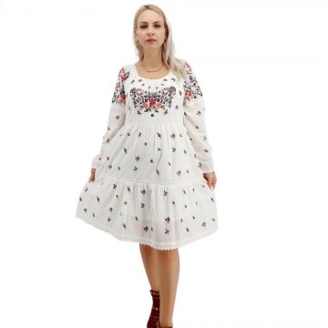 Rochie Alba cu broderie traditionala - Maximiliana 2