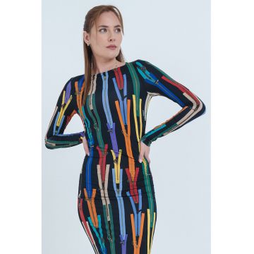 Rochie cu croiala bodycon si imprimeu grafic