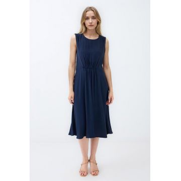 Rochie cu decolteu rotund