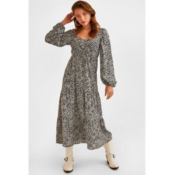 Rochie cu imprimeu floral si decolteu patrat