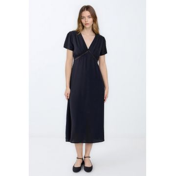 Rochie evazata cu maneci scurte