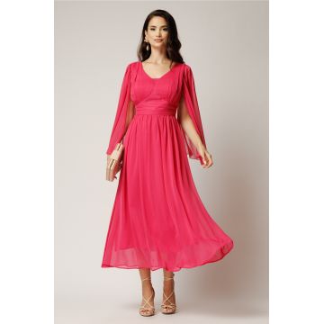 Rochie lunga fucsia din voal creponat in clos cu maneci despicate