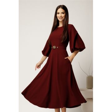 Rochie midi bordo din crep in clos cu maneci bufante si curea in talie