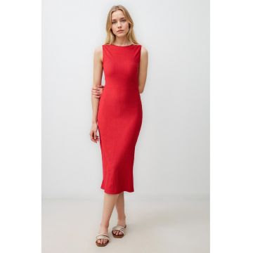 Rochie midi cambrata cu aspect texturat