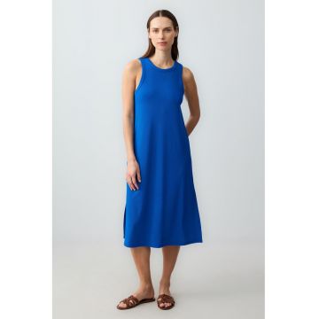 Rochie midi cu croiala dreapta si slit lateral