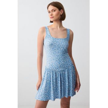 Rochie midi cu model floral si decolteu patrat