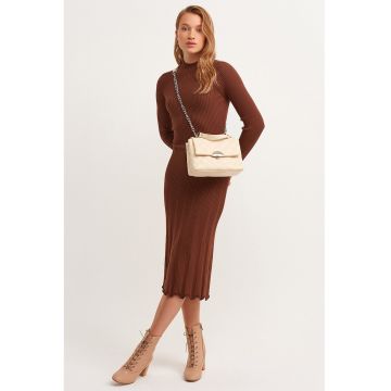 Rochie midi tricotata si striata
