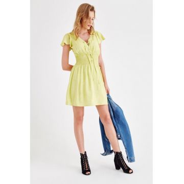 Rochie mini cu decupaje pe umeri