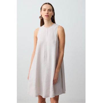 Rochie scurta supradimensionata cu decolteu la baza gatului