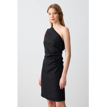 Rochie slim-fit din in cu decolteu pe un umar