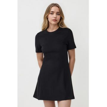 Rochie cu croiala in A si maneci scurte
