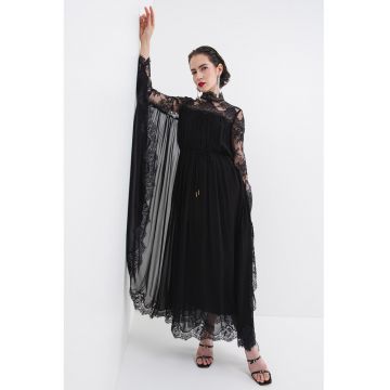 Rochie cu garnituri de dantela si maneci liliac