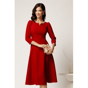 Rochie DY Fashion midi rosie in clos cu perle la decolteu
