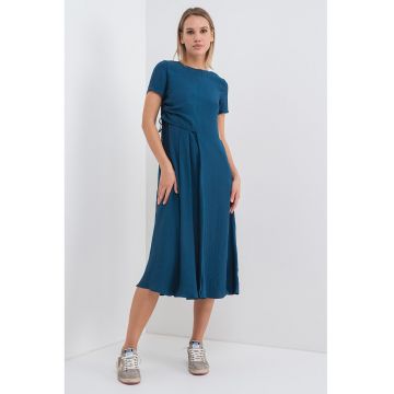 Rochie evazata cu pliuri laterale