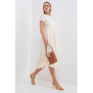 Rochie evazata cu pliuri laterale