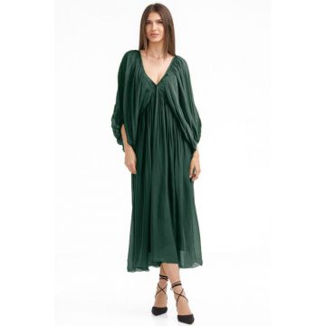 Rochie lunga din matase si vascoza,, cu maneci ample si decolteu adanc, verde inchis
