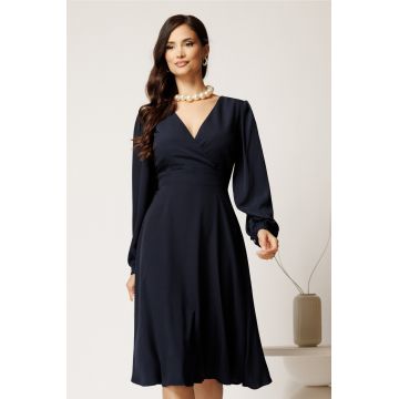 Rochie midi bleumarin din viscoza in clos cu decolteu petrecut