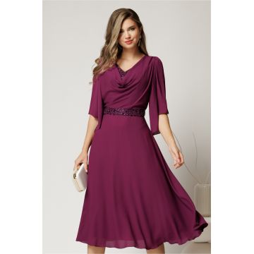 Rochie midi magenta din voal cu broderie si paiete la decolteu si in talie