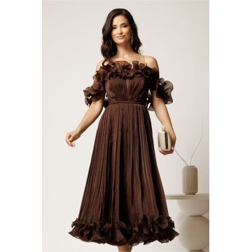 Rochie midi maro in clos din voal satinat cu volanase la bust si la baza