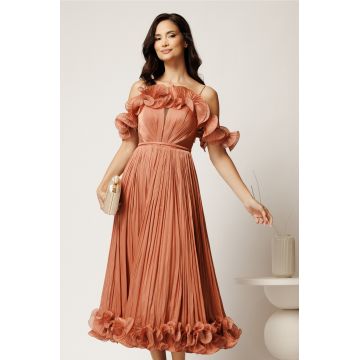 Rochie midi somon in clos din voal satinat cu volanase la bust si la baza