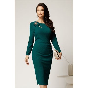 Rochie midi verde conica din lurex cu decupaj si floare la bust