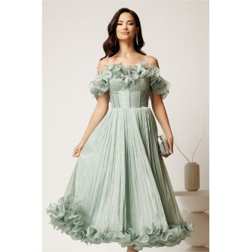 Rochie midi verde mint in clos din voal satinat cu volanase la bust si la baza